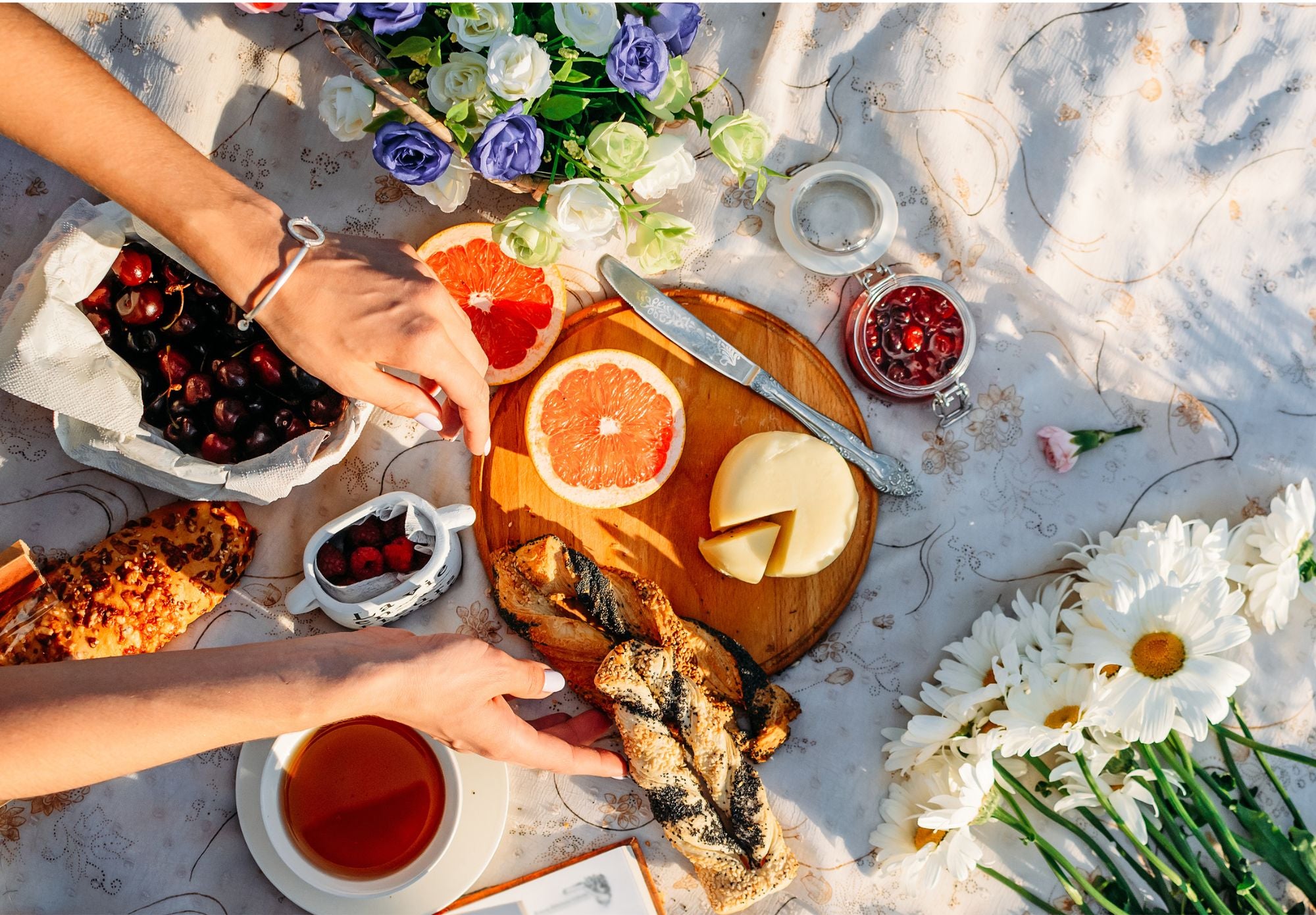 Picnic Perfection: Packing Healthy and Tasty Summer Picnic Baskets